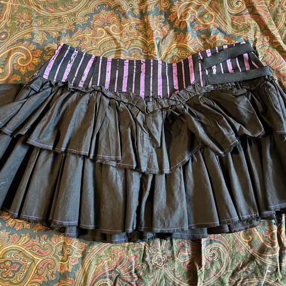 LIP SERVICE BATS N BONES SKIRT L - Picture 3 of 5